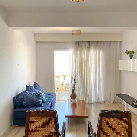 Summer Getaway: Stunning 1 Bedroom Apartment! * Polis