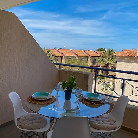 Summer Getaway: Stunning 1 Bedroom Apartment!