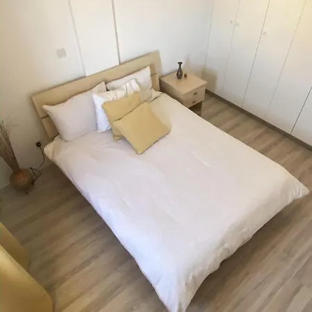 Summer Getaway: Stunning 1 Bedroom Apartment! *